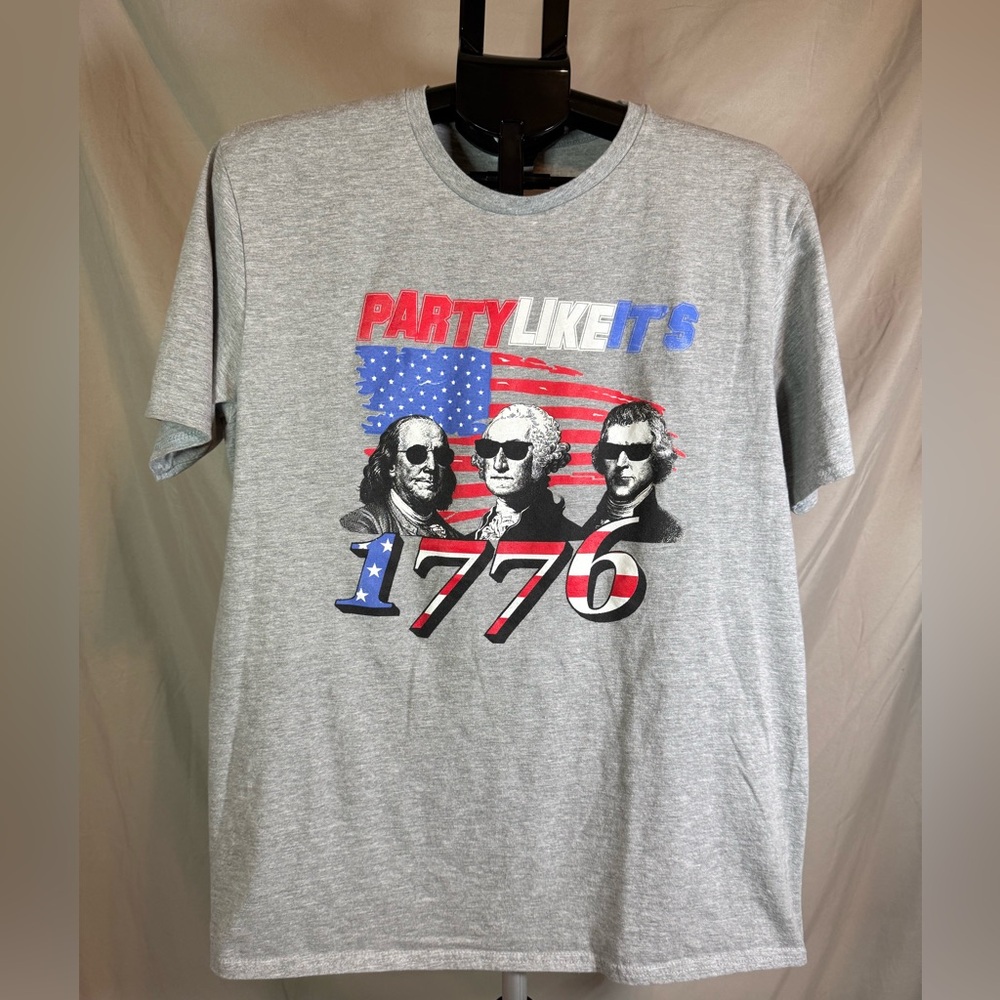 “Party Like It’s 1776” Graphic T-Shirt Grey Unisex Large 🇺🇸🎉